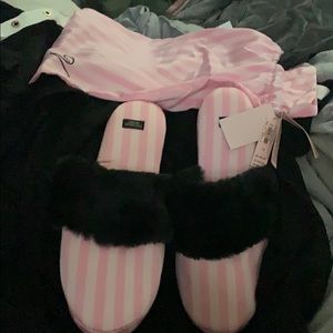 Victoria Secret slippers new 9/10